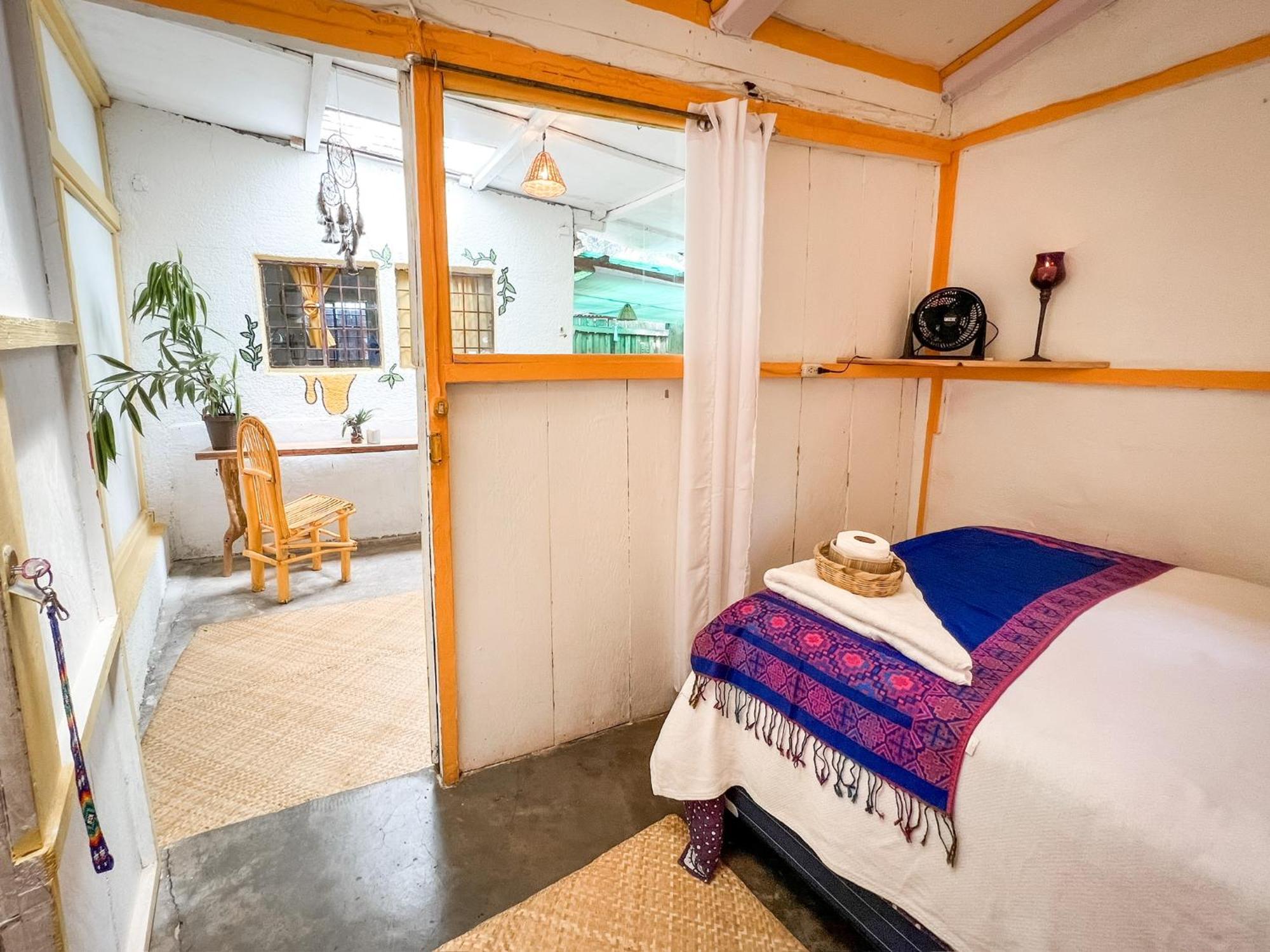 Unicorn Reborn - Peaceful Rentals San Marcos La Laguna Bagian luar foto